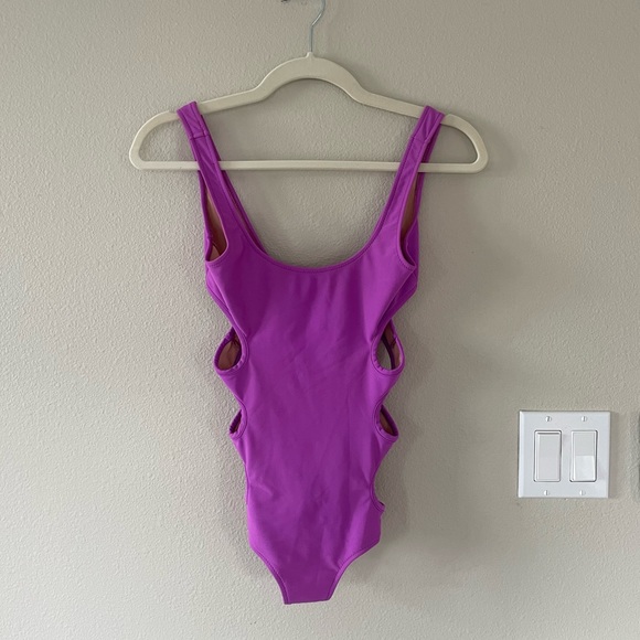 Pompei Beach One Piece - Picture 2 of 5